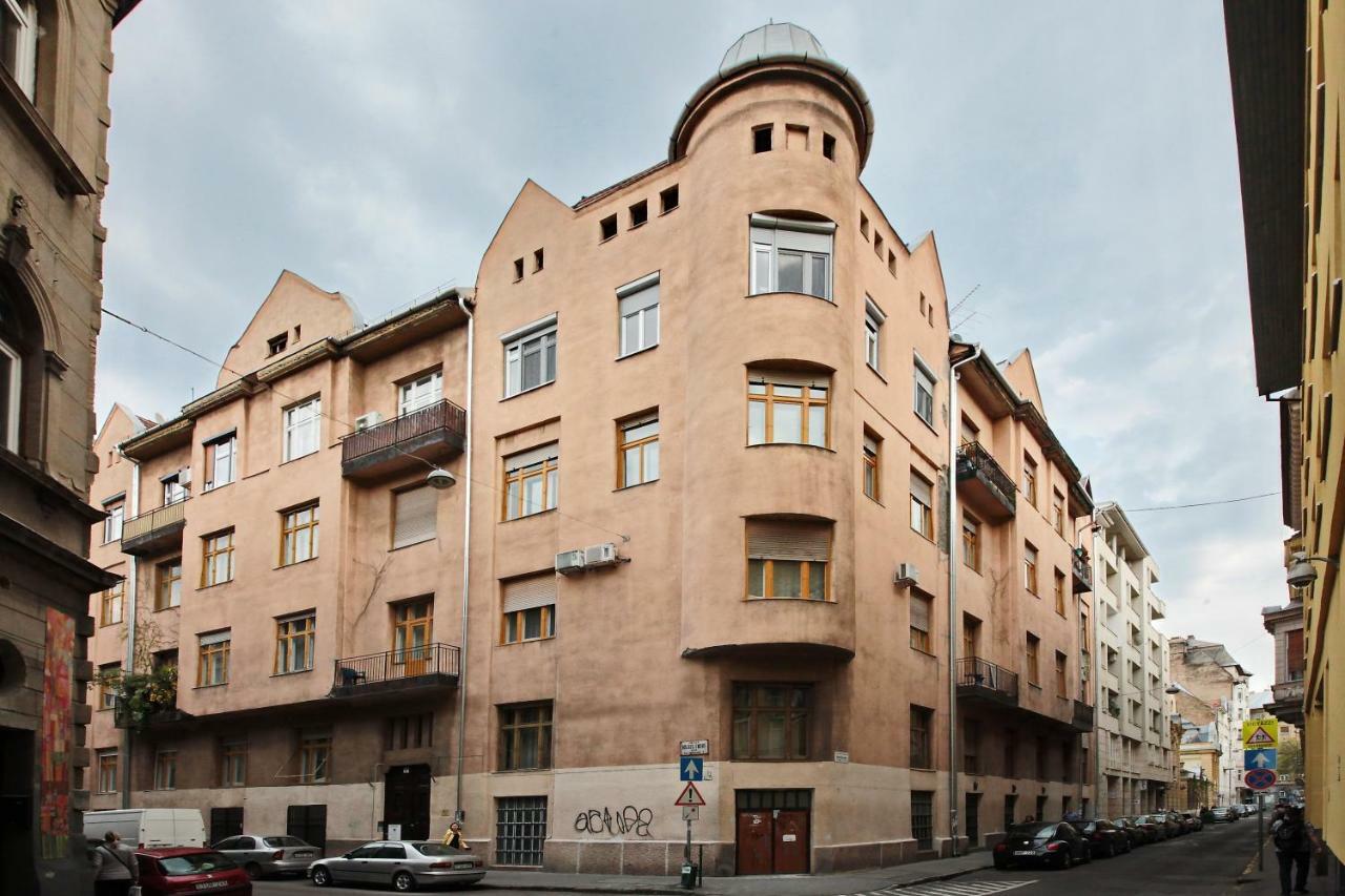 Luxury Gold Plated Suite In Calm Central Location Budapest Exterior photo