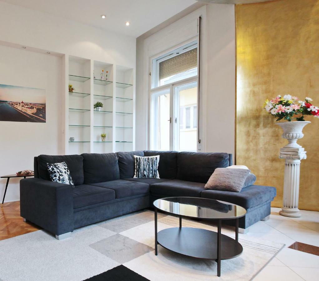 Luxury Gold Plated Suite In Calm Central Location Budapest Exterior photo